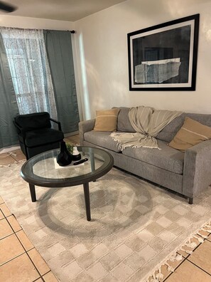 TV - Two Story Townhouse 3/3 (Gainesville)