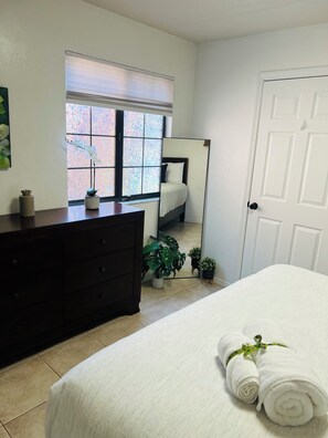 3 bedrooms, desk, iron/ironing board, WiFi - Two Story Townhouse 3/3 (Gainesville)