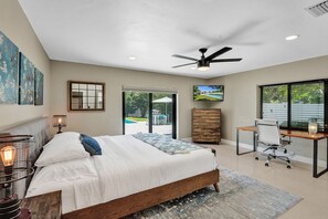 1 bedroom, desk, iron/ironing board, free WiFi - Romantic Retreat w/ Private Pool. Near Las Olas (Fort Lauderdale)
