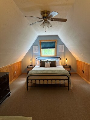 Room - The Ridge A-Frame: Cave Run Lake | Red River Gorge (Wellington)