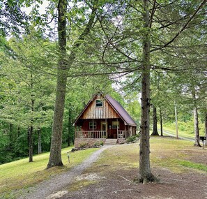 Exterior - The Ridge A-Frame: Cave Run Lake | Red River Gorge (Wellington)