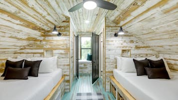 3 bedrooms, desk, WiFi, bed sheets