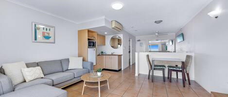 Smart TV 45-inci dengan saluran TV digital dan TV