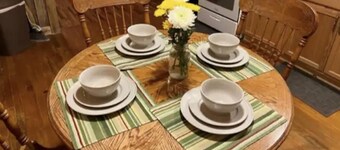 Rustic 1 BR, Pet Friendly Cabin Near Red River Gorge