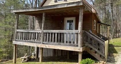 Rustic 1 BR, Pet Friendly Cabin Near Red River Gorge