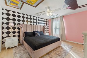 5 bedrooms, desk, iron/ironing board, travel crib