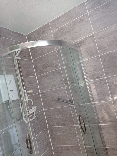 Classic one bed bungalow with views over the town