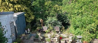 Classic one bed bungalow with views over the town