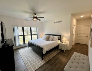 4 chambres, fer et planche à repasser, Wi-Fi gratuit, draps fournis