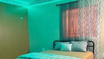 2 habitaciones, tabla de planchar con plancha, wifi y ropa de cama