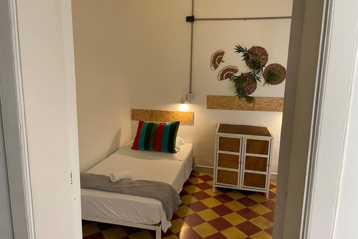 Basic-værelse med 2 enkeltsenge | Gratis Wi-Fi, sengetøj