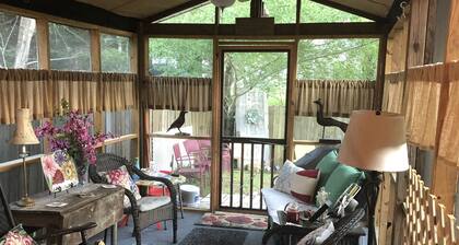 Calling all travelers June -September Great Home In a quiet neighborhood!