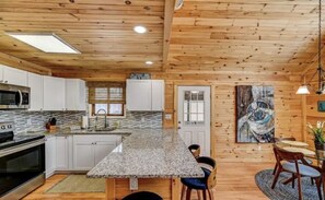 Fridge, microwave, oven, stovetop - Beautiful Lodge in The Hideout!! (Lake Ariel)