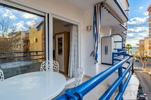 Outdoor dining - Inftour Arenal Playa y Sol Apartamento (Calp)