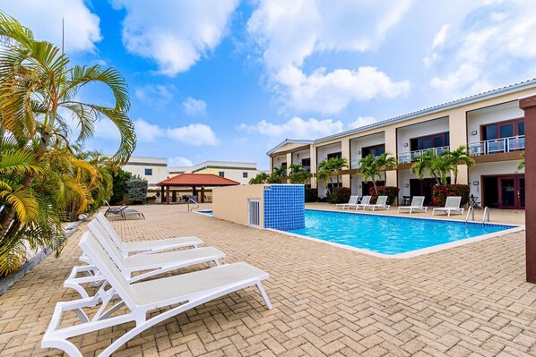 Pool - 2BR Townhouse 3min walk 2 EagleBeach w/ Pool & BBQ (Oranjestad)