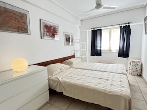 3 bedrooms, iron/ironing board, Internet, bed sheets