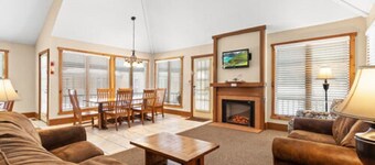 Family friendly Resort! Nature at its best at this Pocono Mountain Retreat