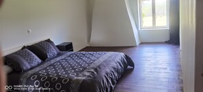 4 Schlafzimmer, Reisekinderbett, kostenloses WLAN, Bettwäsche