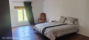 4 chambres, lit parapluie, Wi-Fi gratuit, draps fournis