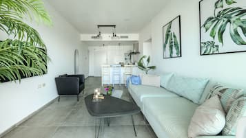 Apartment | Living area | 40-inch Smart TV with digital channels, TV