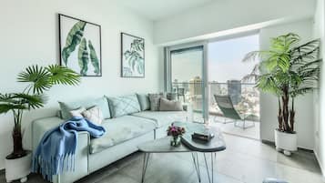 Apartment | Living area | 40-inch Smart TV with digital channels, TV