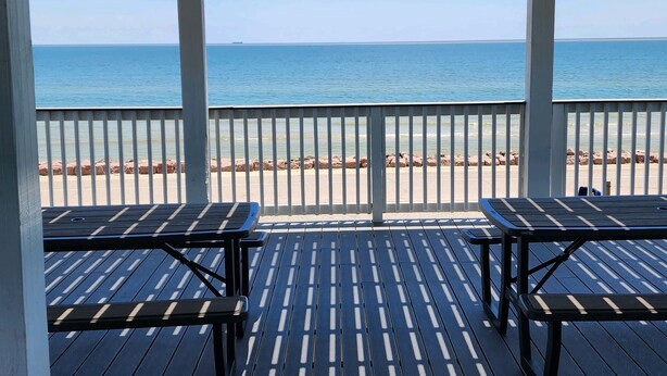 Unclassified image, 1 of 30, button - Mahi House Beachfront paradise ! (Freeport)