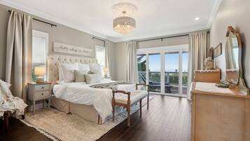 5 Schlafzimmer, Schreibtisch, Bügeleisen/Bügelbrett, Reisekinderbett