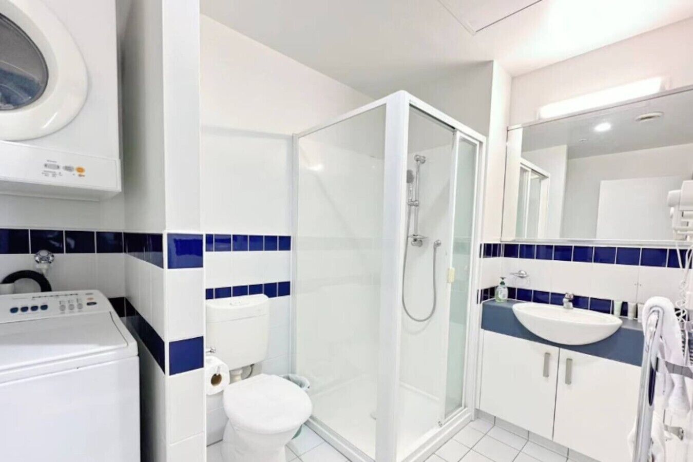 Dusj og hårføner