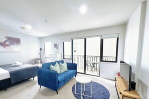 1 bedroom, iron/ironing board, WiFi (free), bed sheets