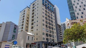 Unclassified image, 3 of 8, button - Convenient Studio Steps from AUT University (Auckland)