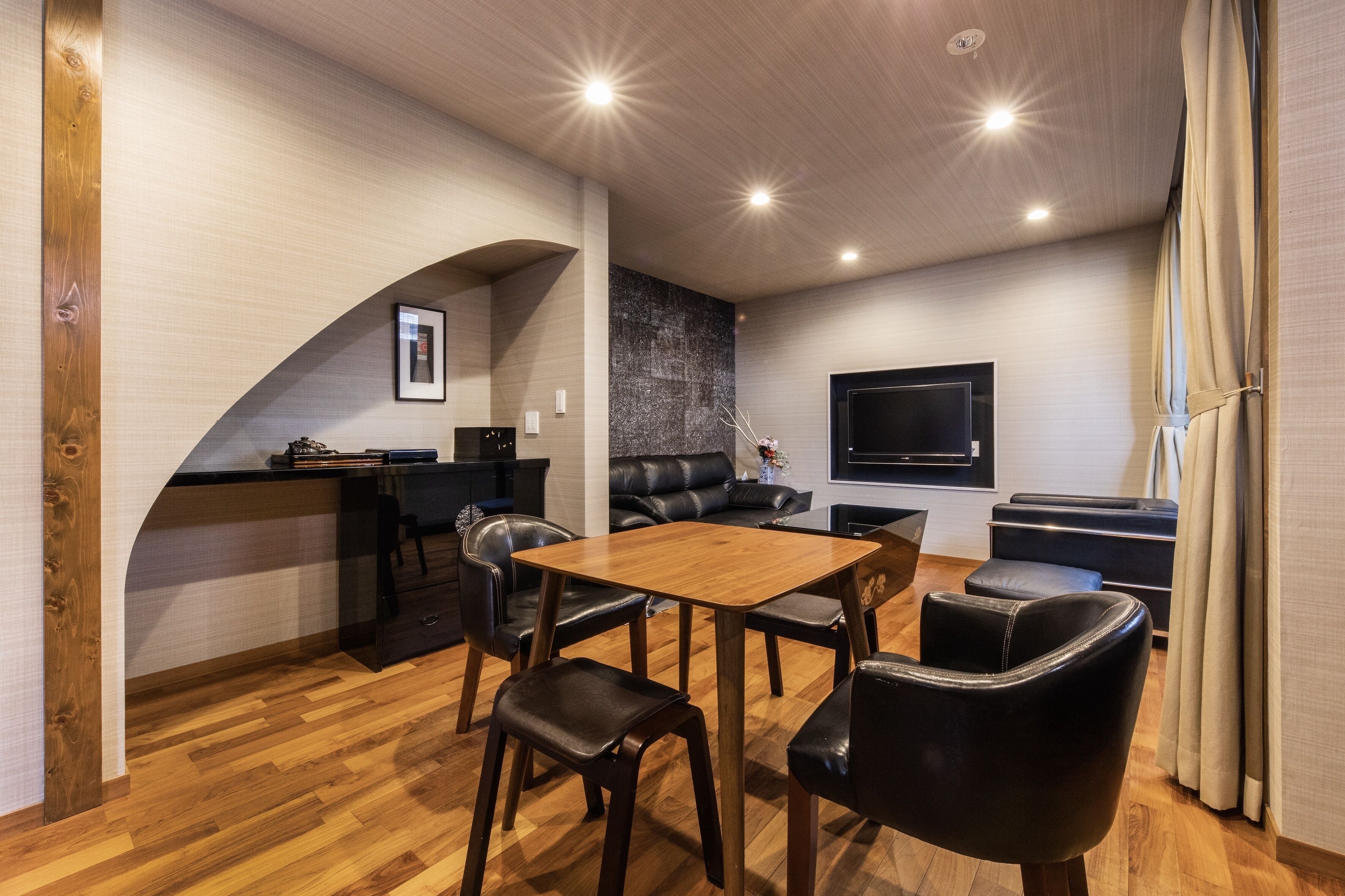 都會聯排別墅 | 起居區 | 55-吋平面電視、數位頻道、電視