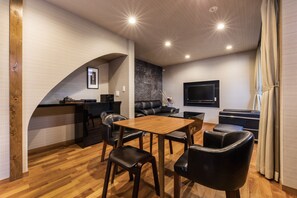 Living area - Shiki Homes HIGOYA (Kyoto)