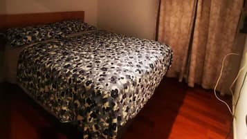 Traditional Apartment | Free WiFi, bed sheets