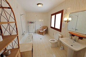 Shower, towels - Anfora - Ocean view villa with private pool in Benissa (Benissa)