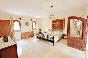 3 bedrooms, desk, iron/ironing board, WiFi - Anfora - Ocean view villa with private pool in Benissa (Benissa)