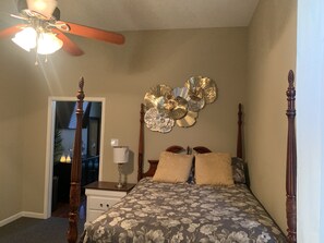2 bedrooms, iron/ironing board, WiFi, bed sheets - 2 bedroom private vacation home in new orleans (New Orleans)