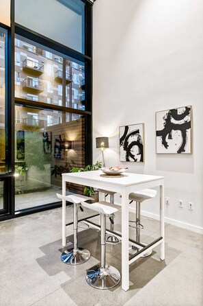 Dining - Elegant design meets optimal location amid the natural beauty of Downtown Redmond. (Redmond)