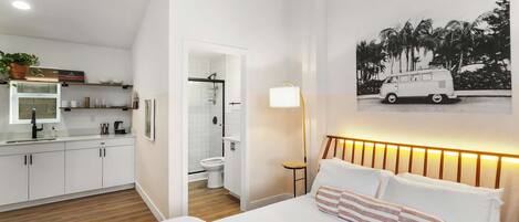 Premium bedding, iron/ironing board, WiFi, bed sheets