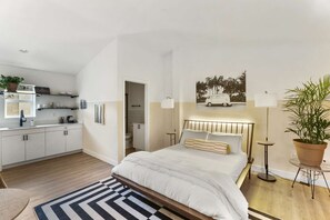 Premium bedding, iron/ironing board, WiFi, bed sheets