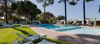 Planalto 39 - semi-detached cozy house with pool in Vilamoura