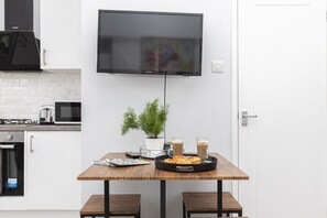 Dining - Contemporary Studio (Bournemouth)