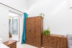 Interior - Contemporary Studio (Bournemouth)