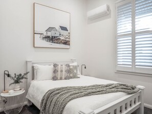 3 bedrooms, iron/ironing board, WiFi, bed sheets - Central Bendigo Cottage Charm (Bendigo)