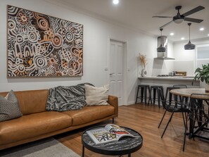 Smart TV, fireplace, books - Central Bendigo Cottage Charm (Bendigo)