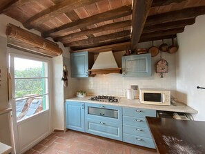 Kühlschrank, Mikrowelle, Ofen, Wasserkocher