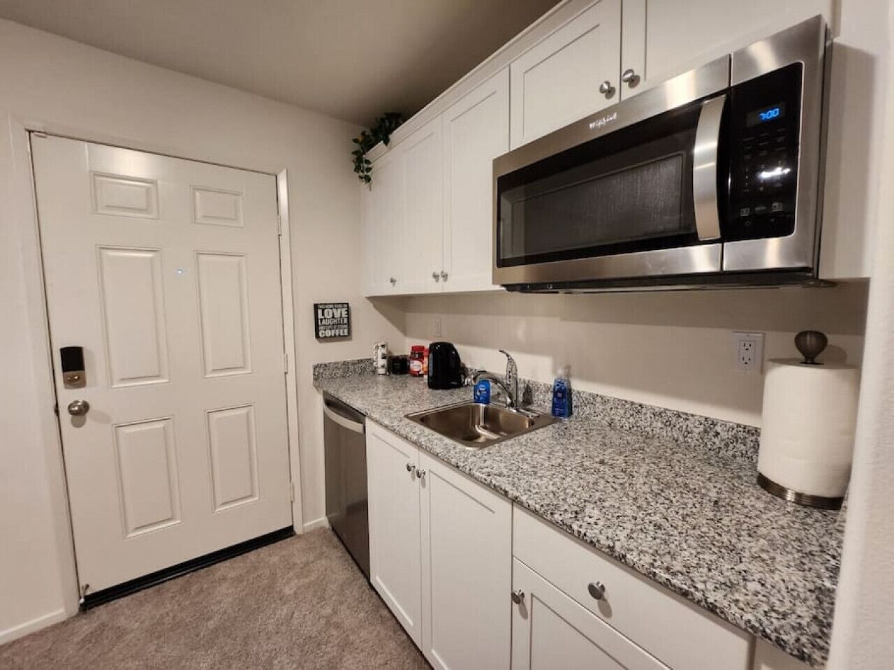 Microwave, dishwasher, coffee/tea maker