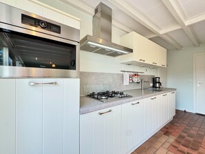 Kühlschrank, Mikrowelle, Geschirrspüler