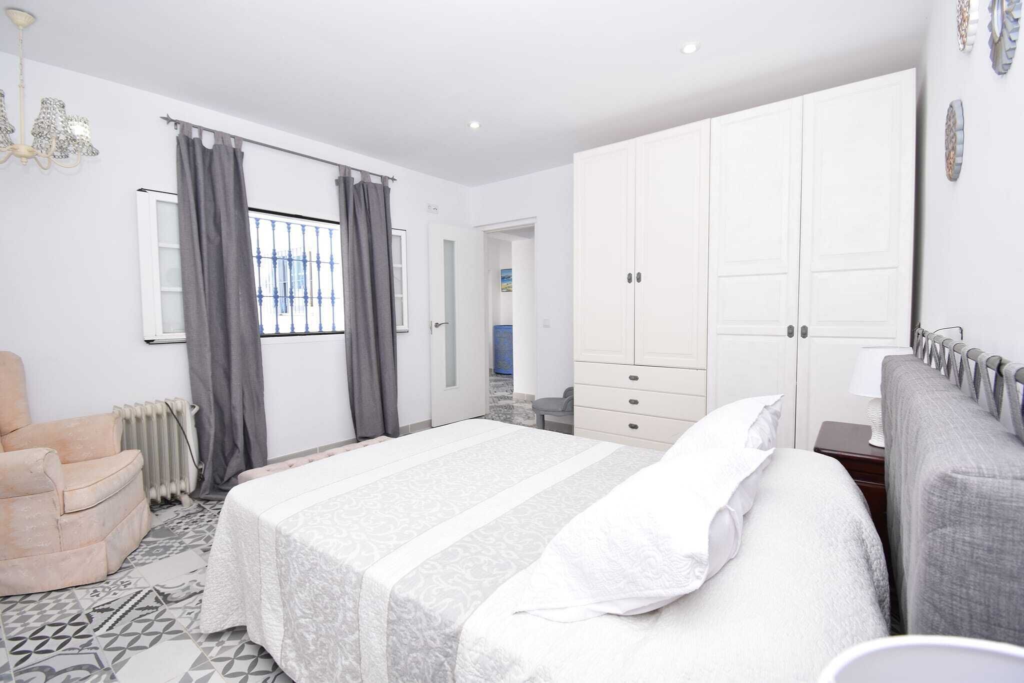 4 slaapkamers, reisbedje, gratis wifi, beddengoed