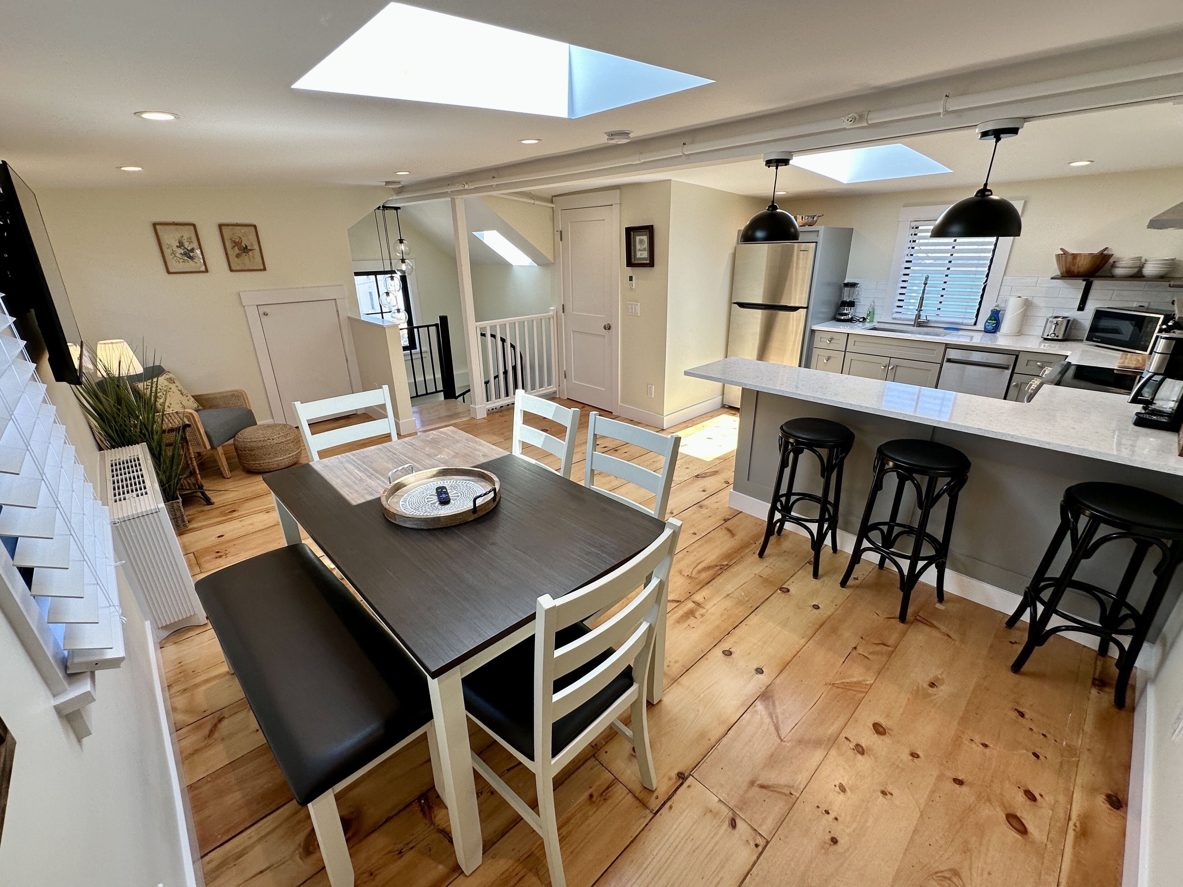 Unit 2 is a luxurious 2 floor full apartment