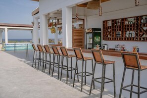 Poolside bar - HABER HOTEL & SPA (Matemwe)